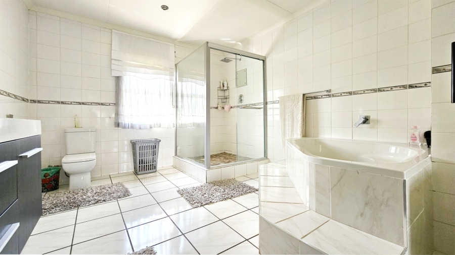 3 Bedroom Property for Sale in Oranjeville Free State